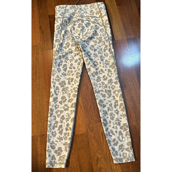 Gap Fit High Rise Leggings Blackout Beige Animal Print Women’s Size XS Pockets - Picture 2 of 4